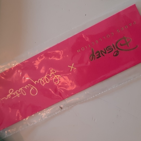 Disney Parks x Lilly Pulitzer wristlet New with tags - Picture 3 of 3